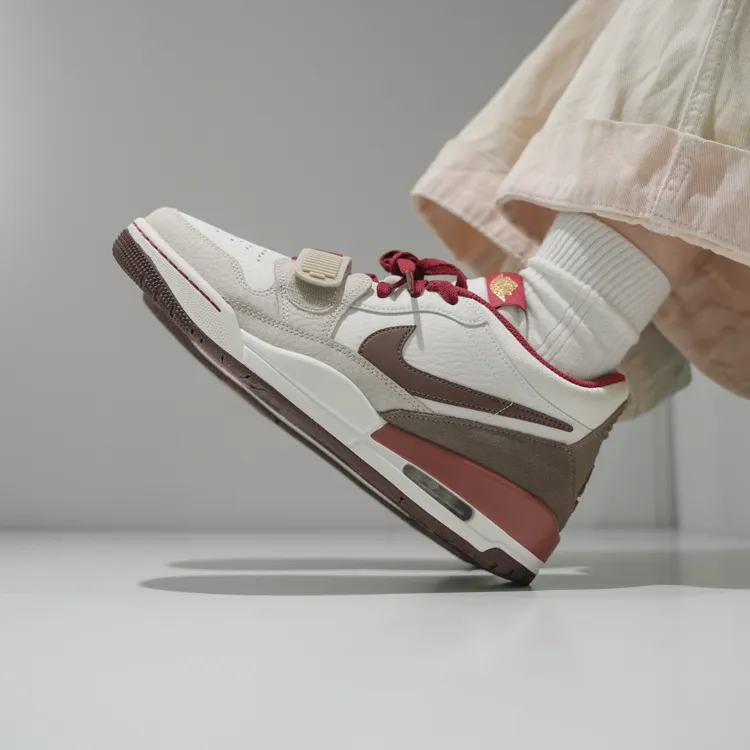 NIKE/耐克正品AJ312马年白红运动百搭休闲鞋男流光风IQ9783-121