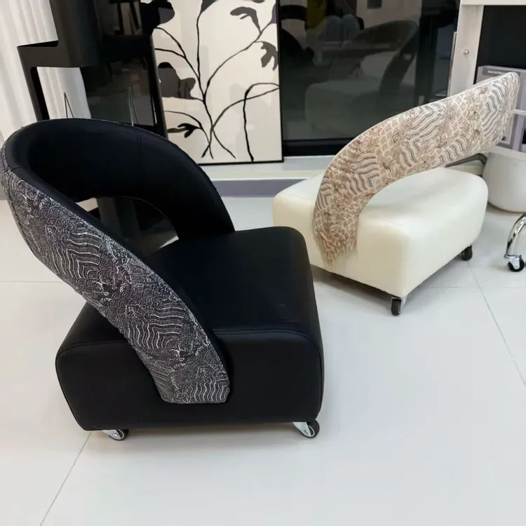 高级感家用溜溜凳滑轮椅子万向轮小凳子可移动沙发椅客厅坐凳矮凳