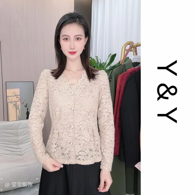 法式气质圆领蕾丝衬衫女秋季新款修身显瘦甜美减龄洋气上衣