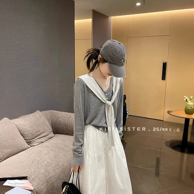 秋冬季v领真两件连帽针织开衫女设计感条纹披肩毛衣外穿百搭上衣