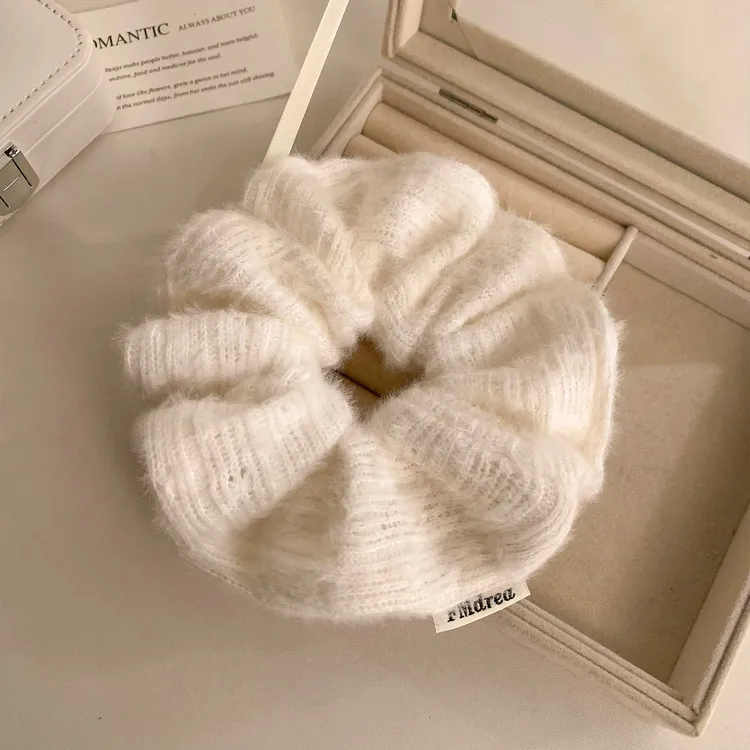 软糯奶白色毛绒大肠发圈女高级感扎头发丸子头百搭头绳秋冬发饰