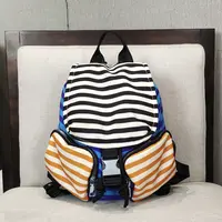 彩虹条纹案休闲百搭双肩包