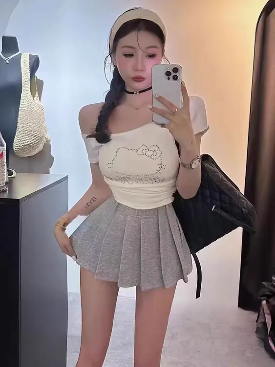 大码女装纯欲斜肩KT烫钻甜酷风短袖棉T恤侧抽褶显瘦半袖小衫