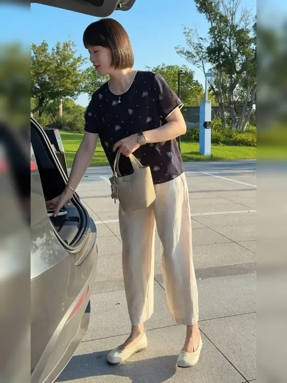 法式慵懒松弛感胖mm大方得体通勤藏蓝色上衣女短袖巨好看裤子套装