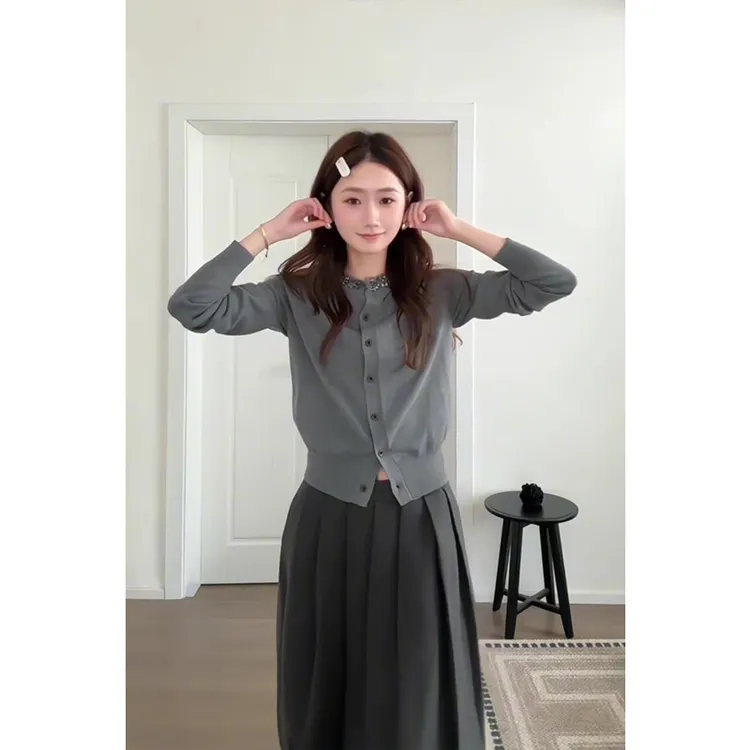 MARIE.COCO法式小香风灰色长袖针织开衫女秋季百褶半身裙两件套装