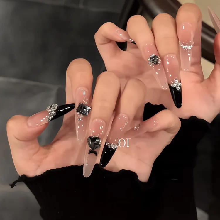 纯手工穿戴甲初秋裸色纯欲惊艳花荆棘黑设计美甲显白气质渐变冰透