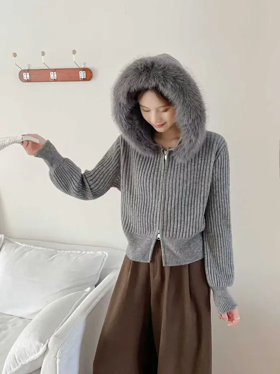 韩系连帽毛领慵懒毛衣外套女秋冬新款宽松上衣时尚针织拉链开衫