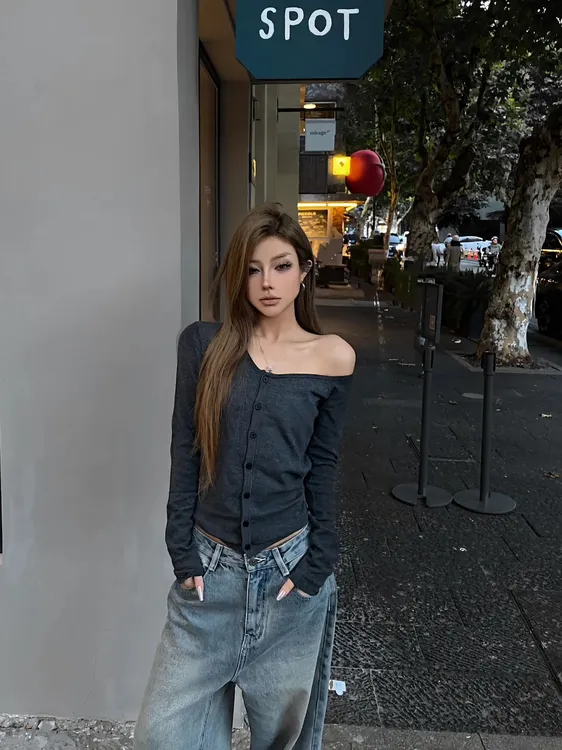 美式辣妹斜肩不规则长袖t恤女秋季2025新款修身显瘦牛仔阔腿裤子