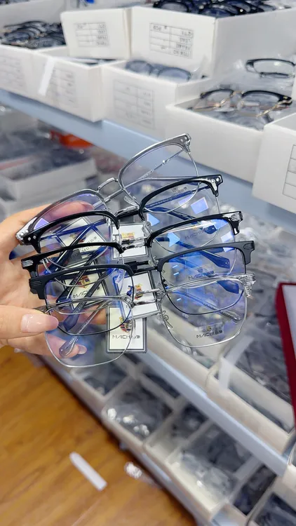 迈驰品牌 合金眉毛 时尚 蓝光镜片