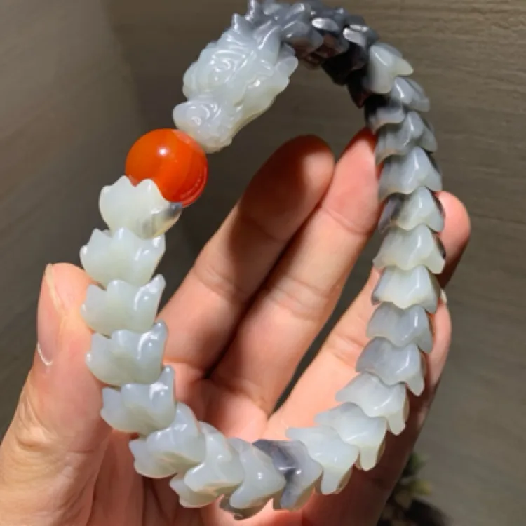 新疆和田玉青花龙形手串