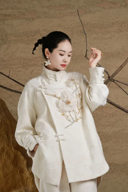 爱妃原创【玉枝疏影】新中式盘扣重工刺绣气质秋冬绣花上衣87198