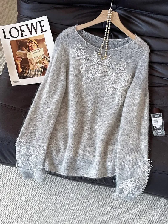 法式温柔风灰色花朵刺绣针织衫2025秋冬宽松慵懒风百搭长袖毛衣女
