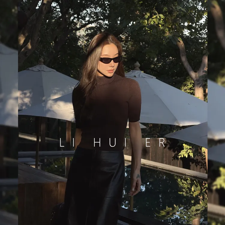 LiHuiEr李慧儿【沉溺第七夜】2025显瘦气质舒适针织上衣LL0251077