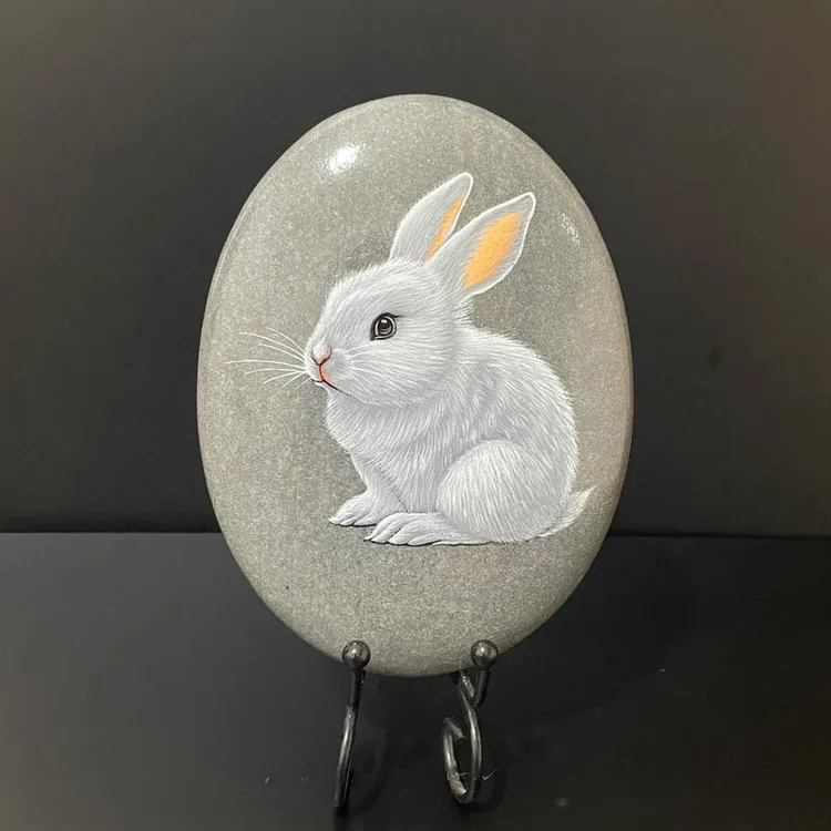 高端手绘防水不掉色丙烯石头画十二生肖兔客厅节日礼品摆件精品
