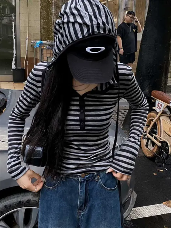 原版面料条纹连帽长袖T恤女早秋季微胖mm设计感小众修身显瘦上衣