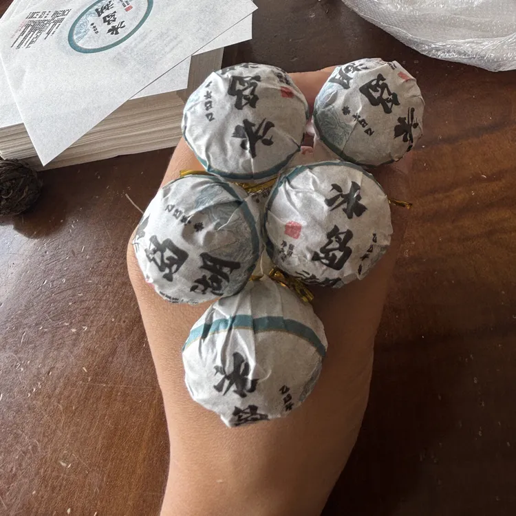 懂过·冰岛湖大树8克小龙珠2025年头春头采通用普洱生茶32颗装