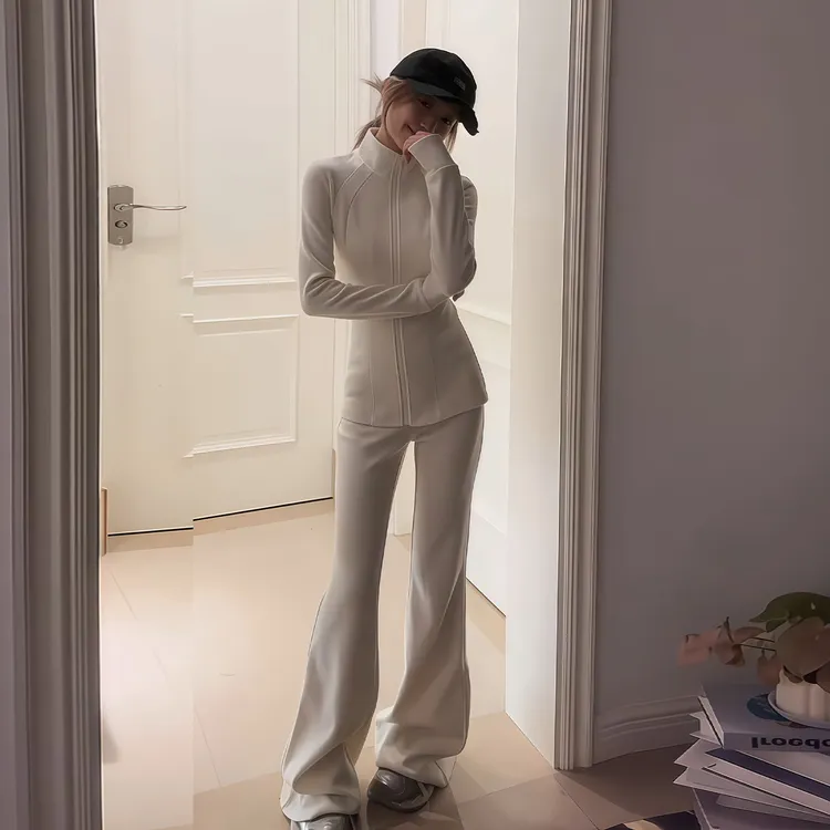 白色休闲运动套装女秋季2025新款修身显瘦瑜伽服外套喇叭裤两件套