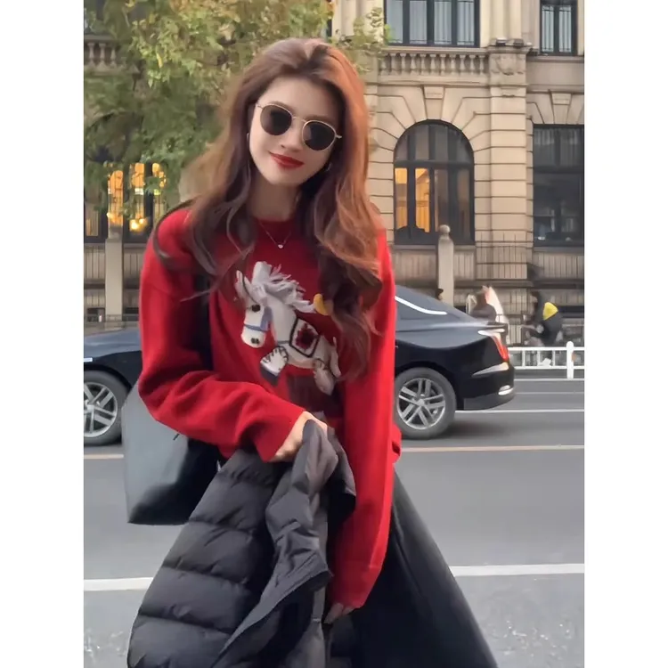 红色圣诞风刺绣毛衣女秋冬新款内搭上衣韩版新年氛围感穿搭针织衫