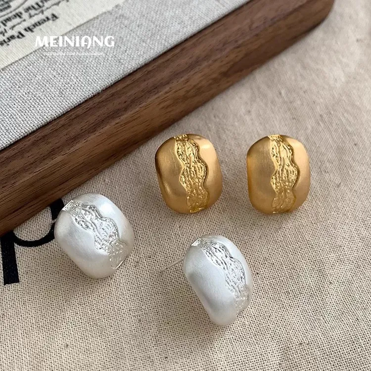 铜合金耳饰 925银欧美小众设计方形金属耳钉女拉丝流沙高级感耳环