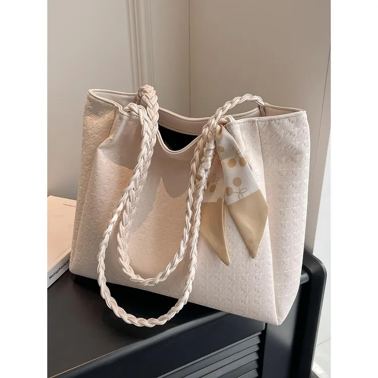 高级感洋气大容量包包2025新款女包时尚通勤单肩包春夏流行托特包