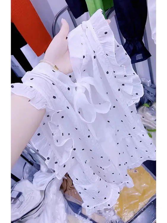 茶里茶气别致独特漂亮轻奢减龄洋气上衣白色碎花荷叶边衬衫女夏季