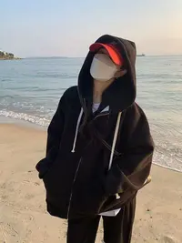 纯色字母印花甩帽开衫外套
