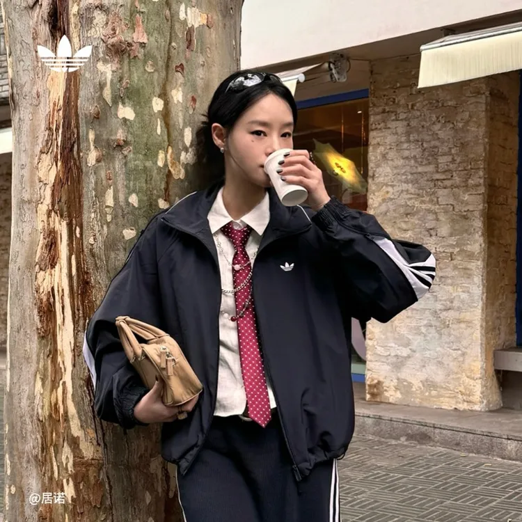 阿迪达斯三叶草 宽松梭织袖子拉链调节运动立领外套女新款 JX9204