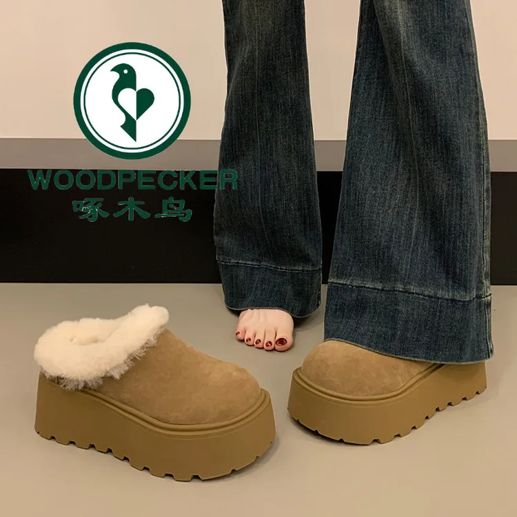 啄木鸟厚底加绒毛毛勃肯鞋女包头半拖外穿2025秋冬新款雪地棉拖鞋