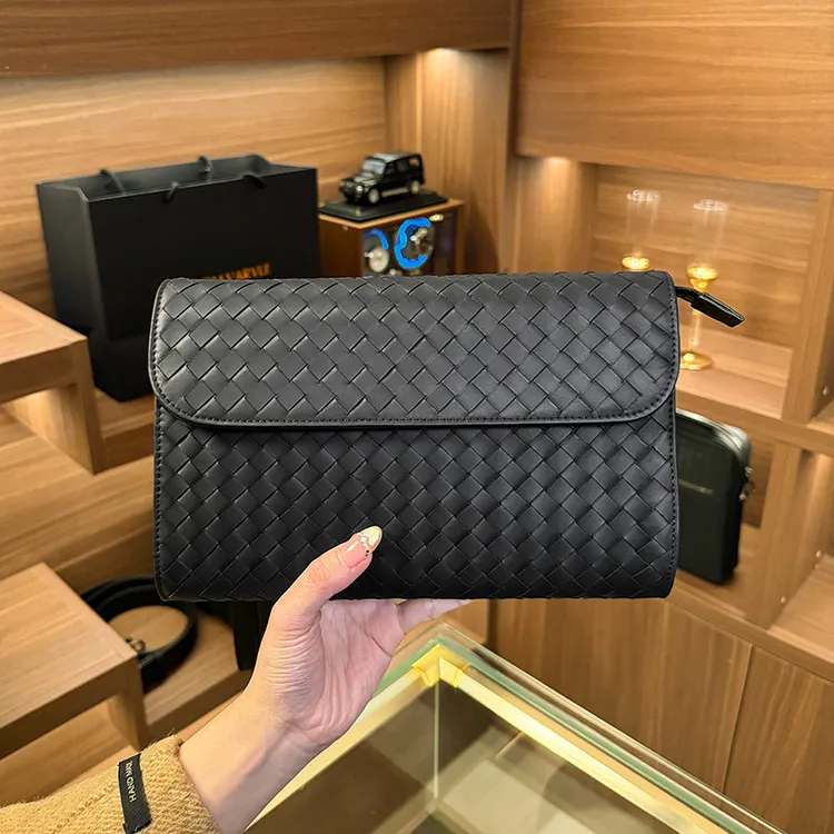 BV手工编织小众设计感时尚手拿包男士轻奢真皮商务休闲大容量手包