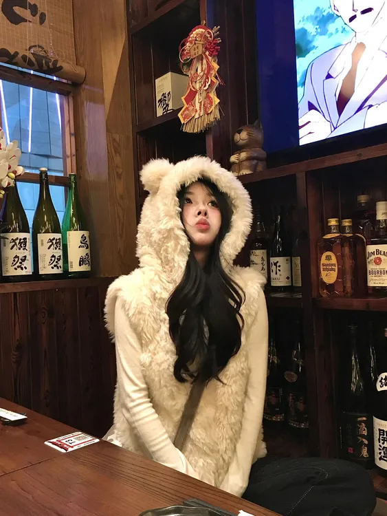 小熊耳朵马甲坎肩连帽毛毛外套女2025冬季新款羊羔毛绒马夹背心