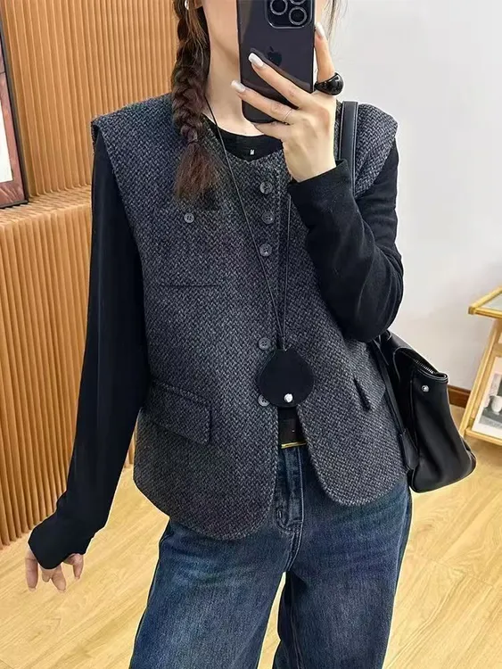 铆钉格纹2025新款时尚气质加棉加厚马夹秋冬黑色韩版时尚女装