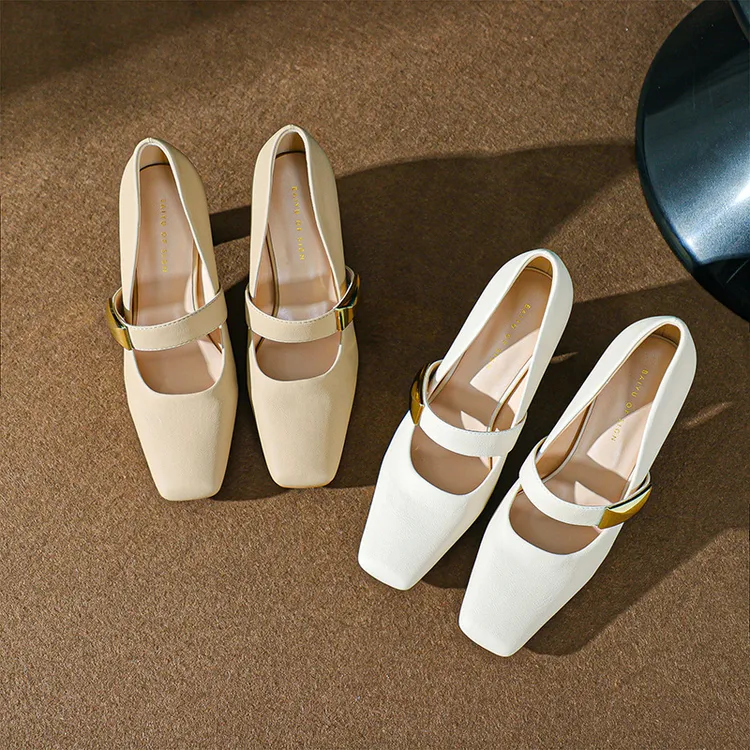 平底女鞋女新款春秋时尚浅口气质细跟通勤一字扣带尖头中跟高跟鞋