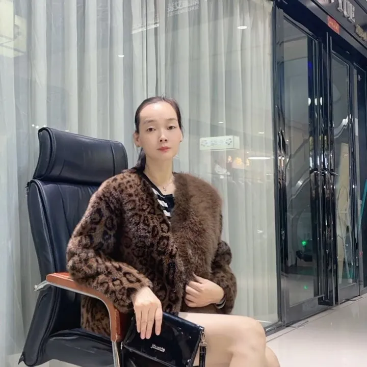 人造皮草 新款外套女短款环保米兰貂欧貂绒大毛领不对称韩版时尚