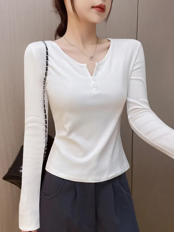 白色小V领长袖打底衫女内搭2025秋冬新款纽扣设计感修身洋气上衣