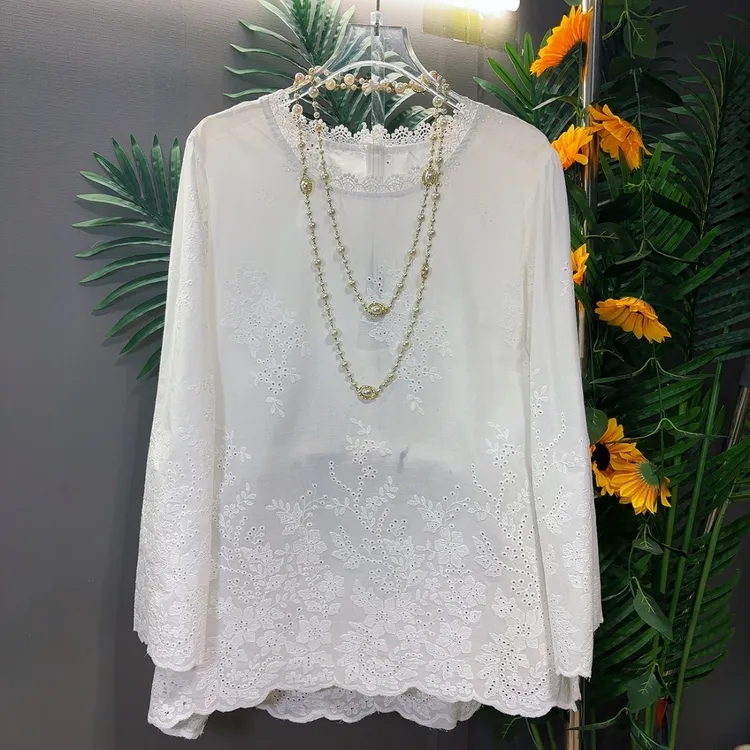 春秋季大码女装新款废土风提花刺绣遮肉显瘦甜美洋气阔口袖衬衫