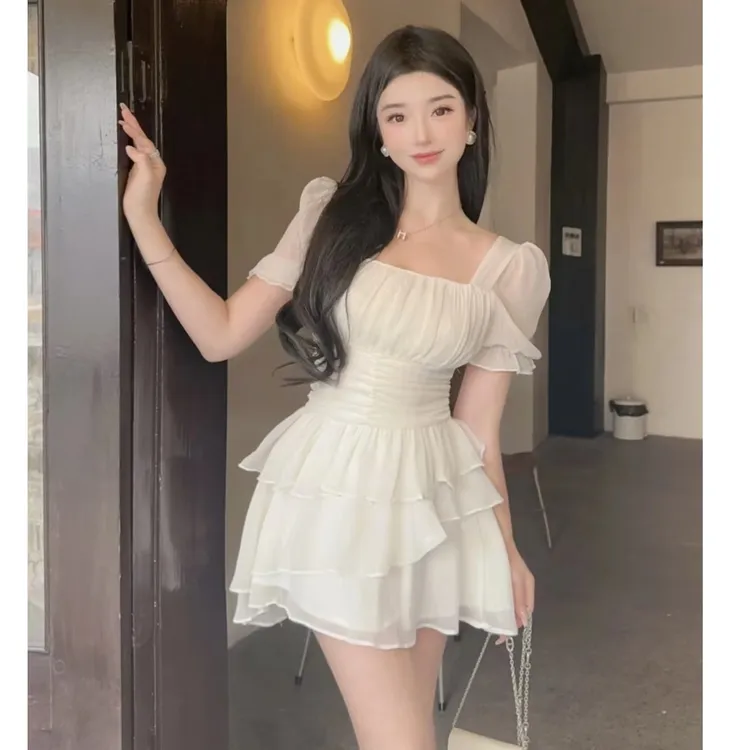 2025绝美连衣裙春夏超显瘦连衣裙气质短裙夏季法式收腰高腰小众