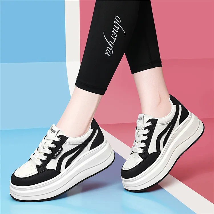 厚底小白鞋女2025新款秋季百搭休闲板鞋ins潮小众设计感运动鞋子