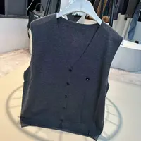 《姚家优麦汇》Y7170冬款V领针织马夹设计感百搭时尚休闲女款