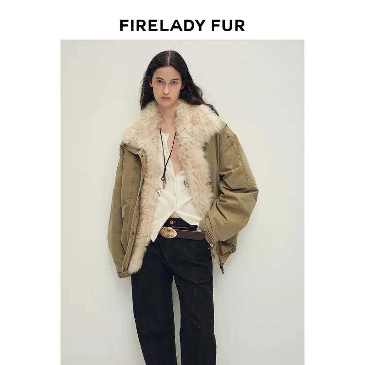 付智恩 月夜奏鸣 托卡羽绒派克服