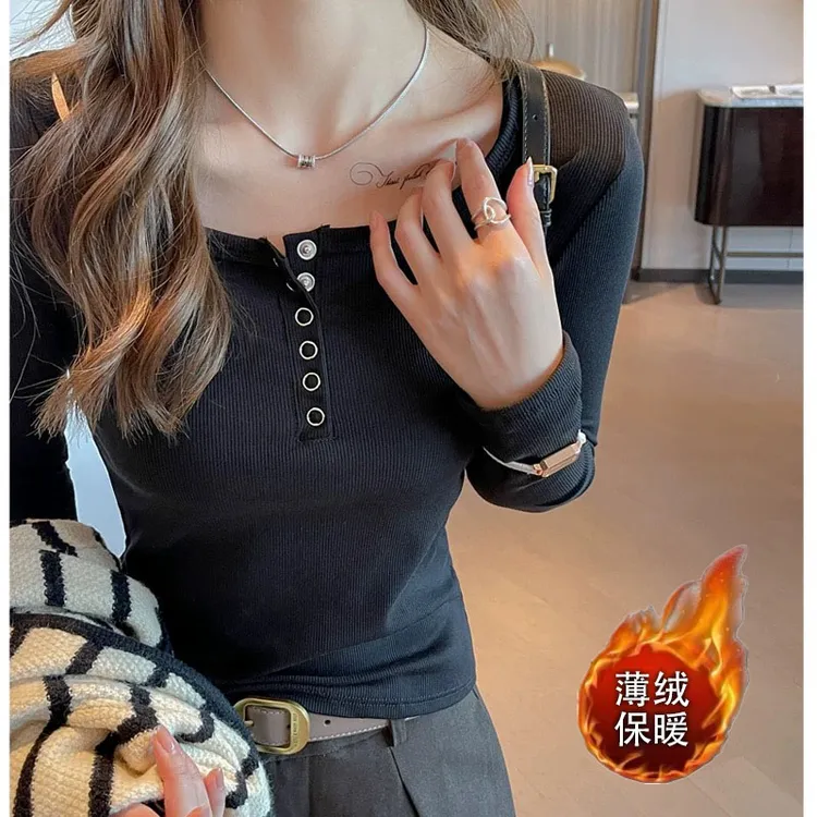 低领甜辣修身轻熟风上衣t恤女薄绒秋冬穿搭U领纽扣独特长袖打底衫