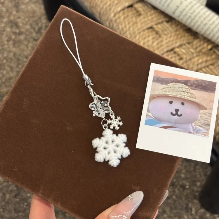 甜美圣诞雪花挂件冬日植绒雪花包包钥匙扣手机链圣诞节闺蜜礼物