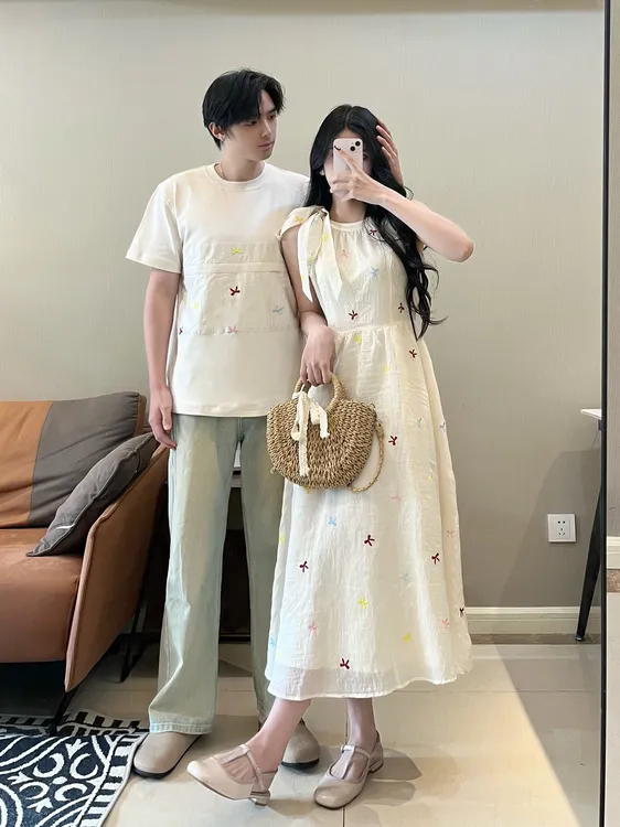 情侣装夏季甜美风小众设计感宽松休闲女连衣裙男短袖T恤一裙一衣