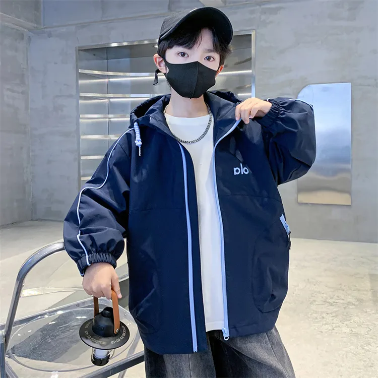 儿童装男童秋装风衣外套2025新款中大童秋冬款男孩秋季帅气冲锋衣