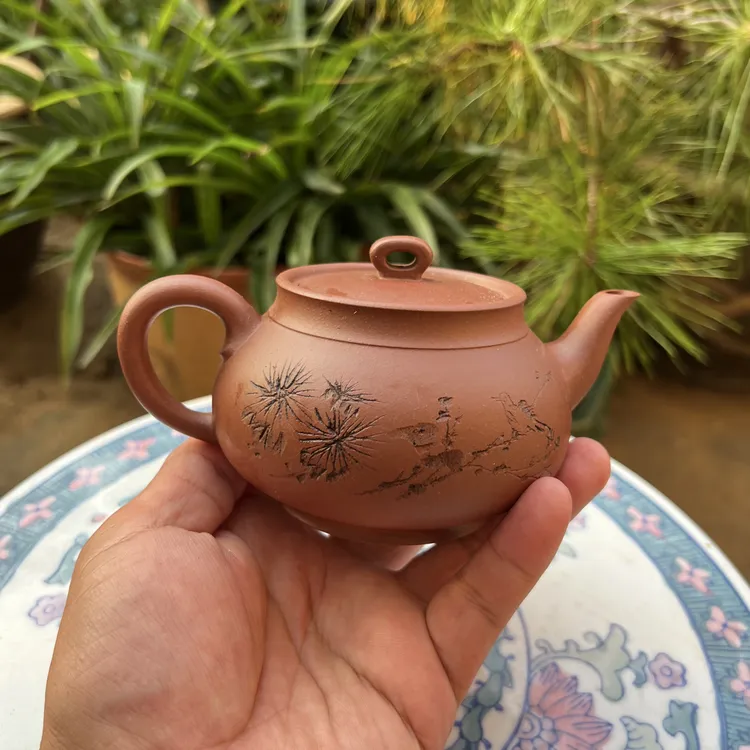 周桂珍早年方圆石瓢牌紫砂壶