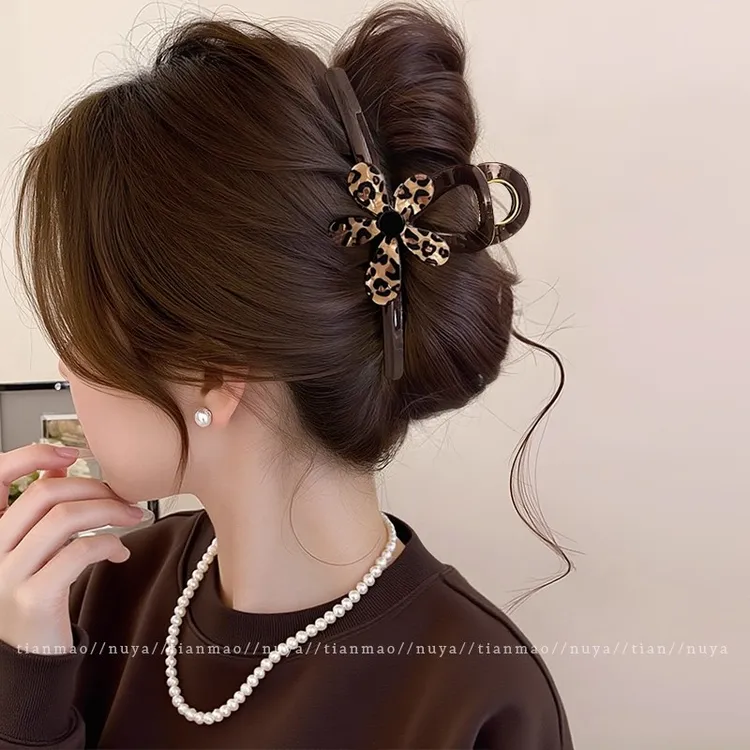 豹纹花朵头发抓夹女高级感2025新款鲨鱼夹后脑勺高马尾盘发夹发饰