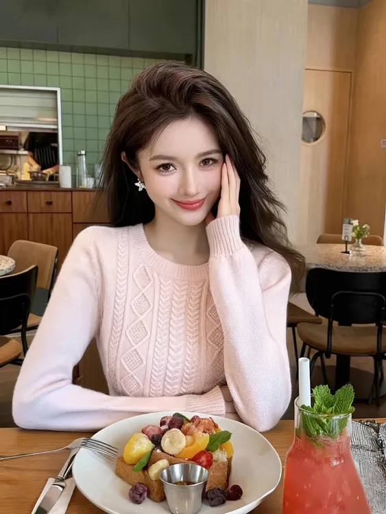 法式慵懒风圆领绞花针织衫毛衣高级感宽松软糯内搭长袖上衣K2-30