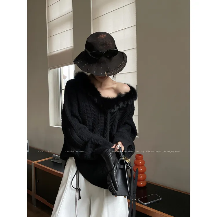 JCCC影子【黑天鹅】黑色绵羊毛绞花狐狸毛蝙蝠袖V领针织套头毛衣