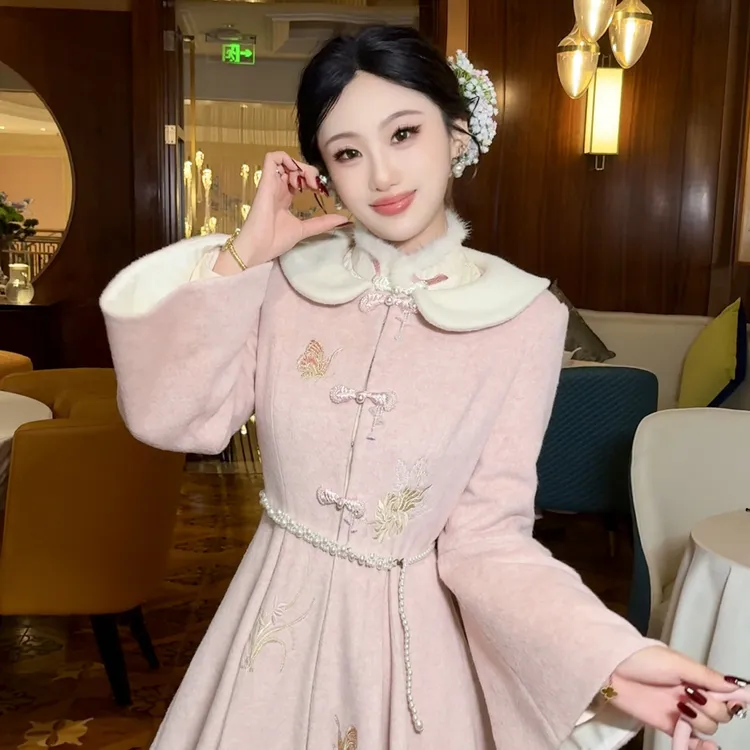 【媛珠 告白千金】重工超大摆羊毛呢子娃娃领收腰大衣中长款刺绣