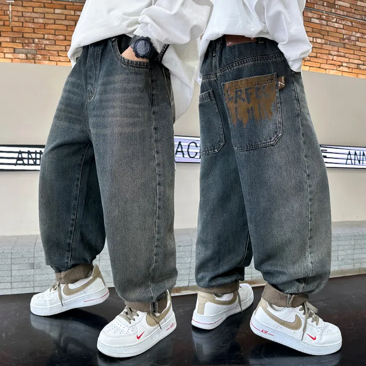 儿童春秋休闲牛仔裤2025春季新款中大童百搭宽松裤子学生阔腿裤潮