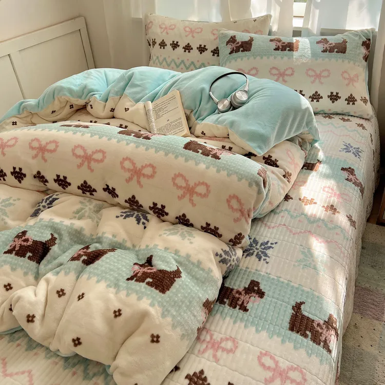 【床盖】夹棉A类小清新刺绣牛奶绒宝宝绒母婴级高克重卡通四件套